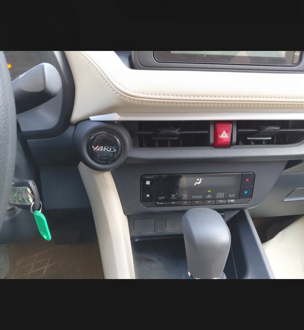 Toyota Yaris Y 2023 image