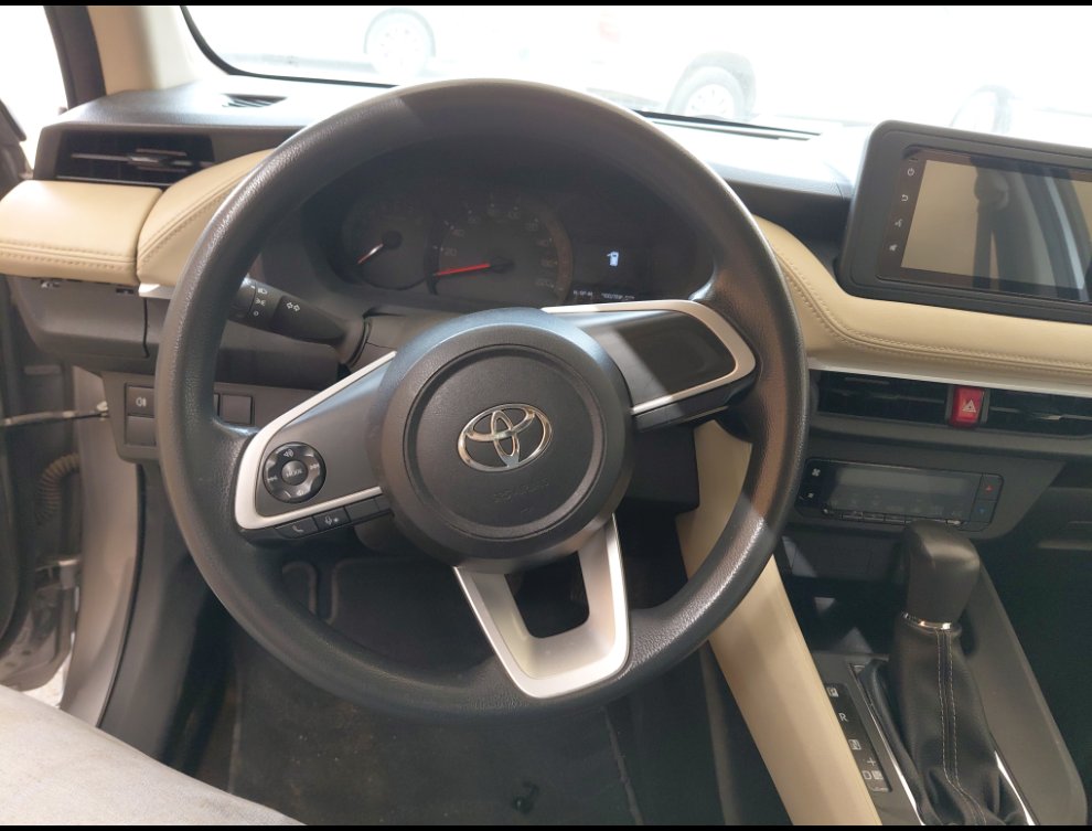 Toyota Yaris Y 2023 image