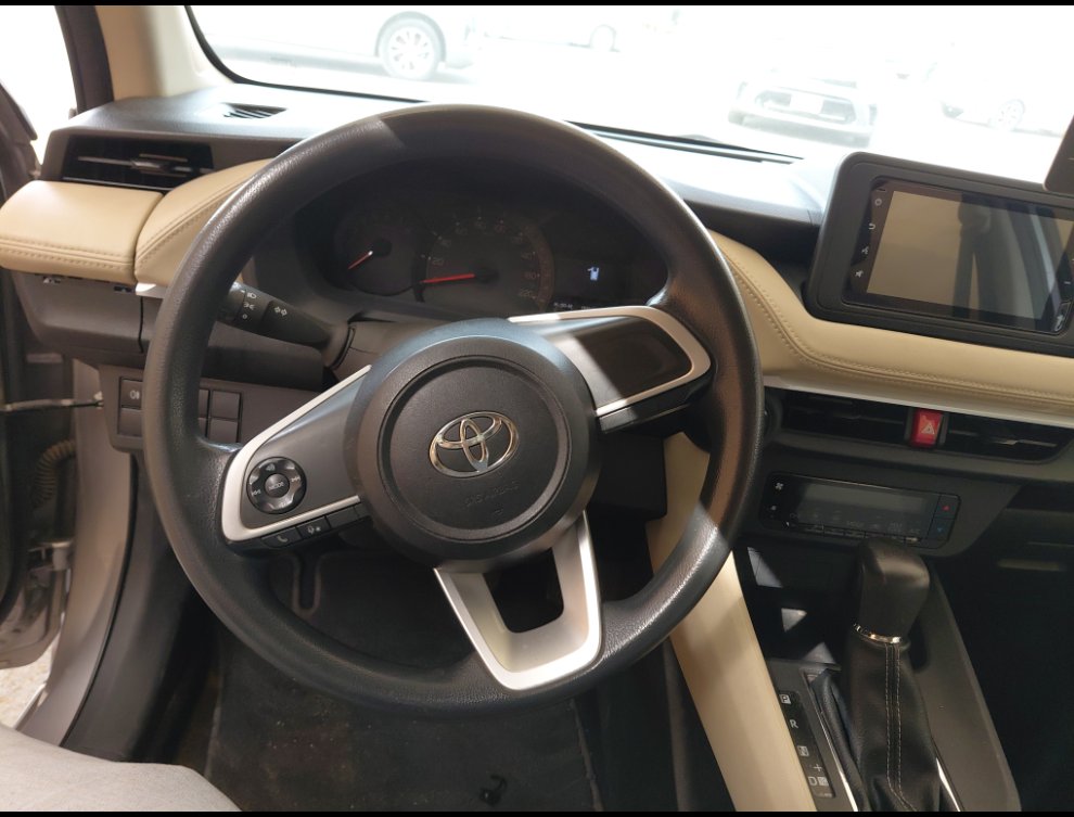 Toyota Yaris Y 2023 image