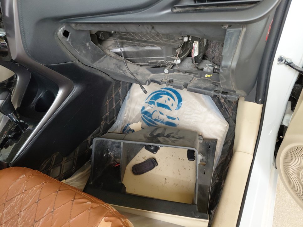 تويوتا يارس Y PLUS 2022 image