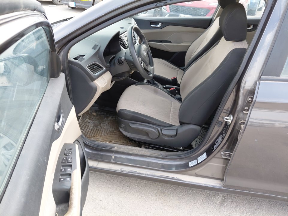 هيونداي أكسنت GL 2023 image