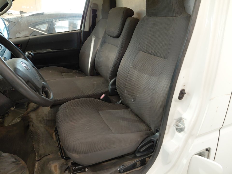 Toyota Hiace Van L1 H1  اساسي 2018 image