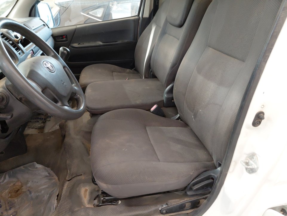 Toyota Hiace Van L1 H1  اساسي 2018 image