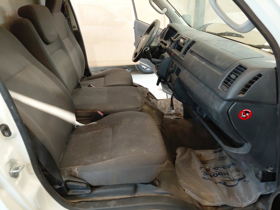 Toyota Hiace Van L1 H1  اساسي 2018 image