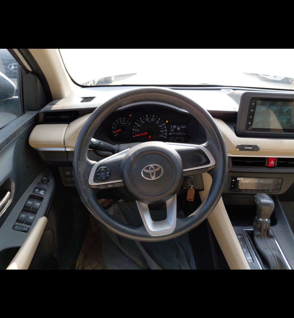 Toyota Yaris Y 2024 image