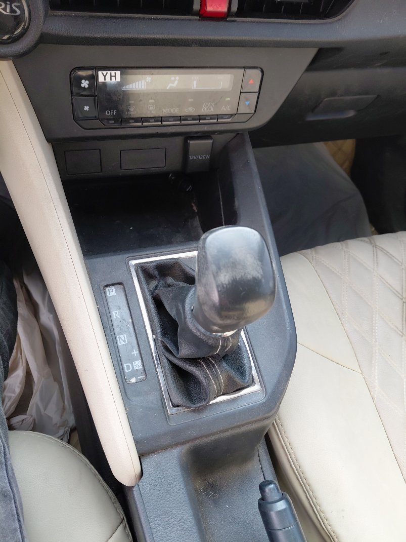 Toyota Yaris Y 2024 image