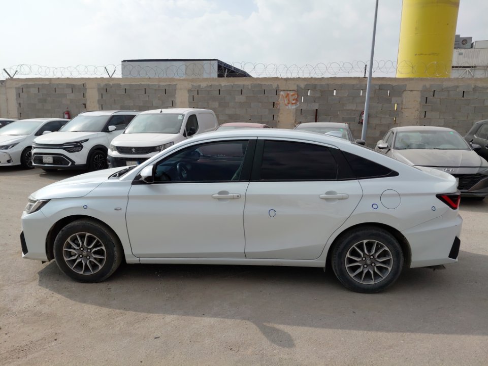 Toyota Yaris Y 2024 image