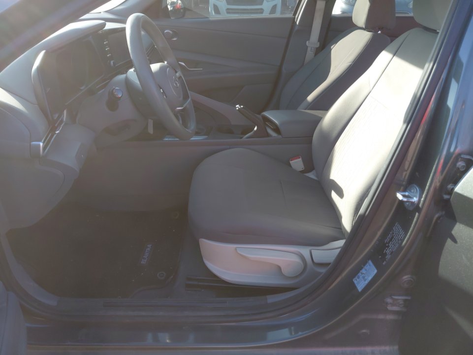 Hyundai Elantra  2023 image