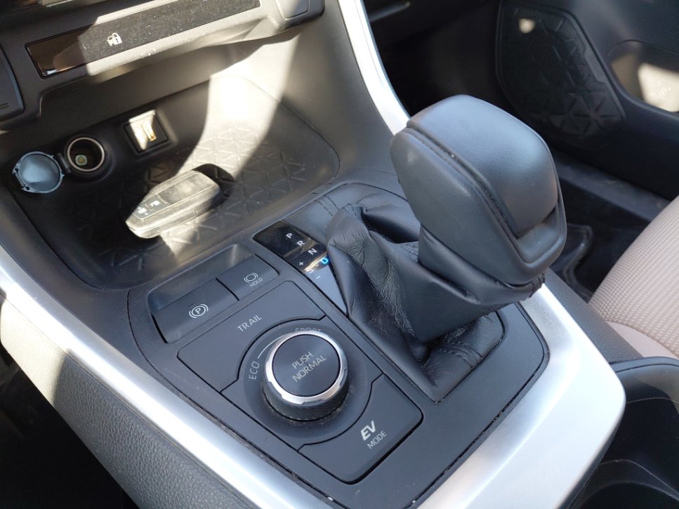 Toyota RAV4  2023 image