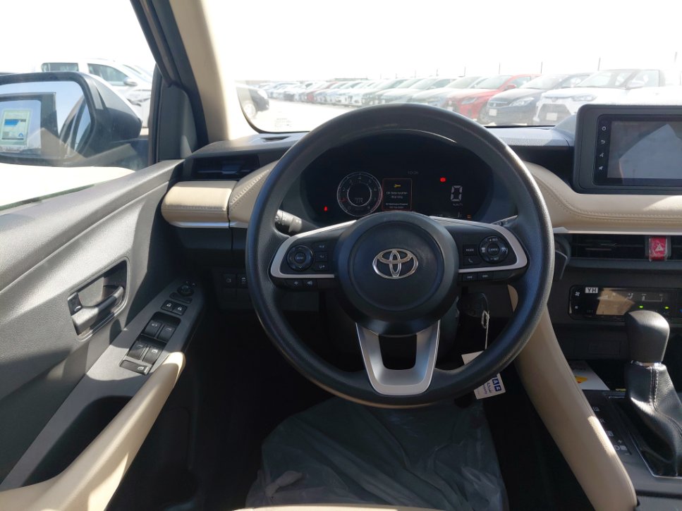 تويوتا يارس Y PLUS 2023 image