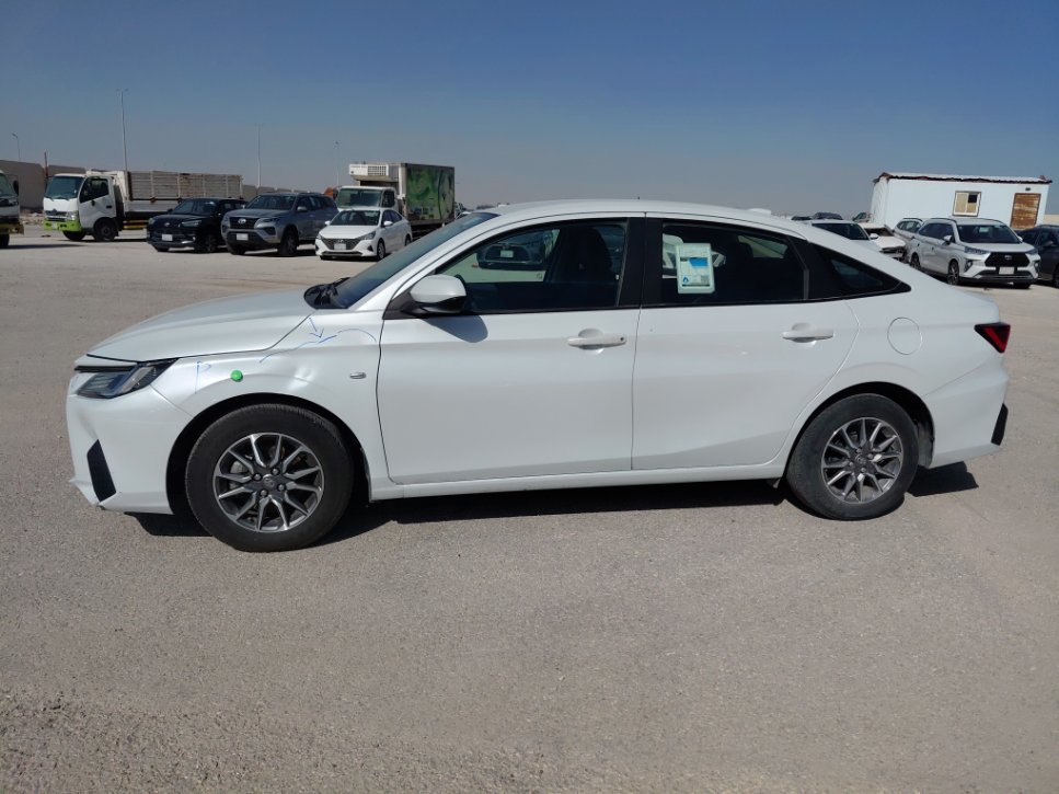 تويوتا يارس Y 2023 image