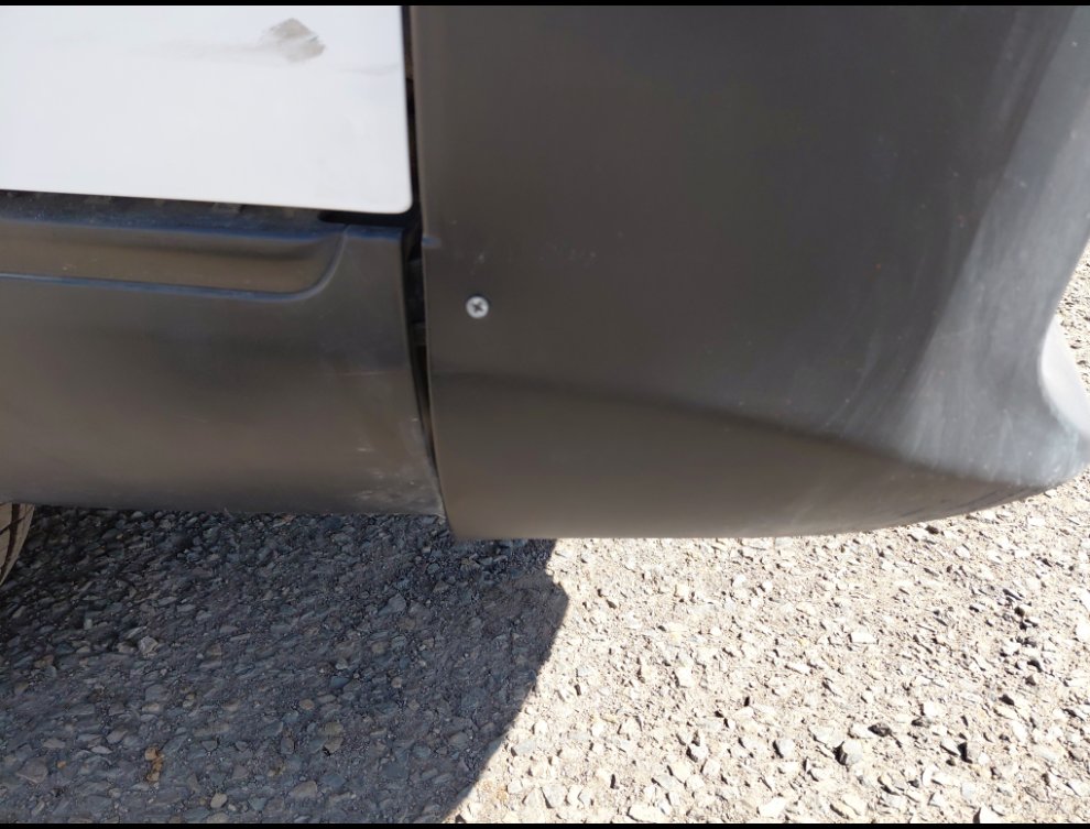 نيسان أورفان  2021 image