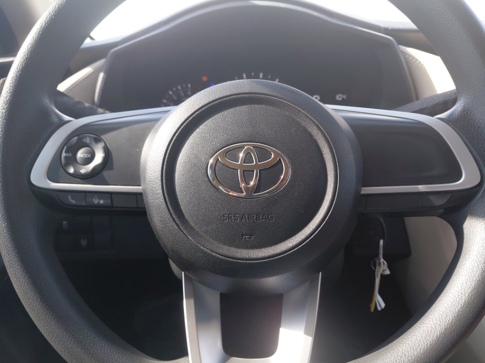 Toyota Yaris Y 2024 image