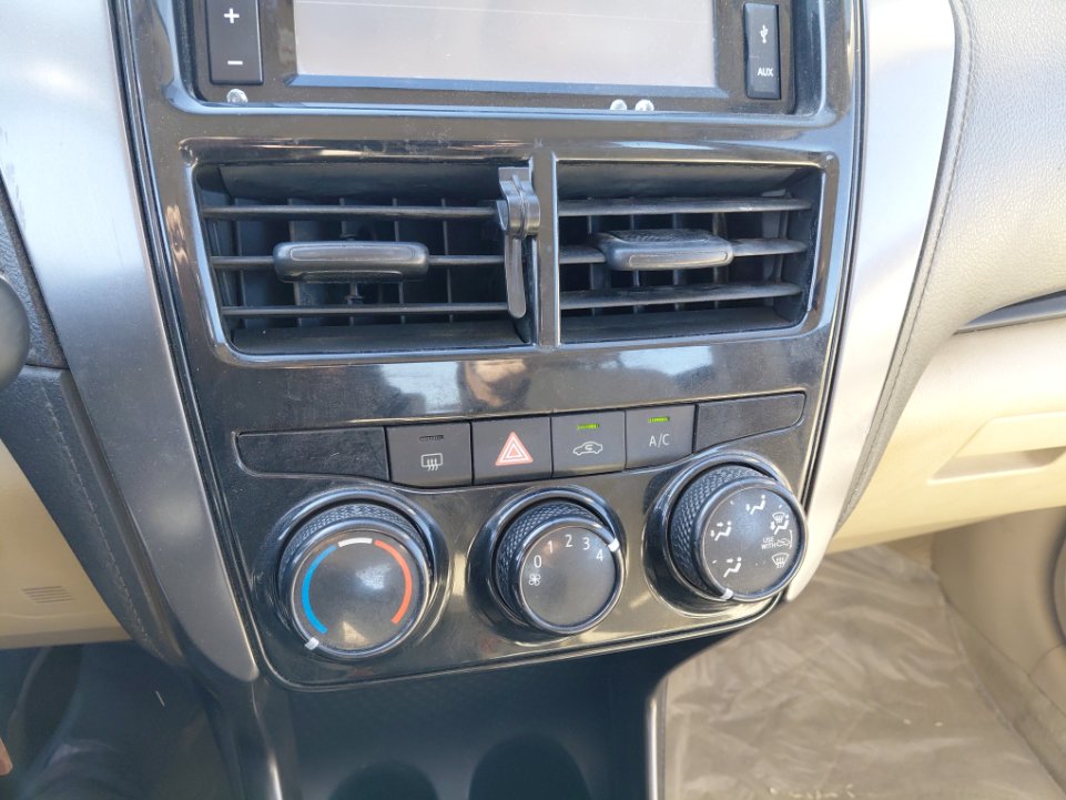 Toyota Yaris Y 2021 image