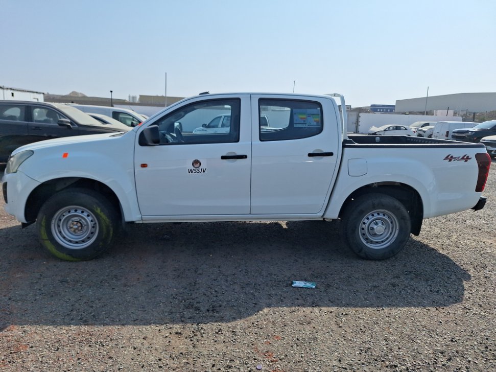 ايسوزو ديماكس 4x4 2023 image