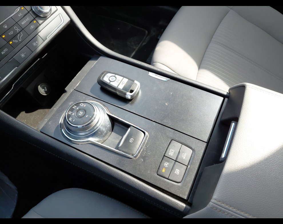 Ford Taurus  2022 image