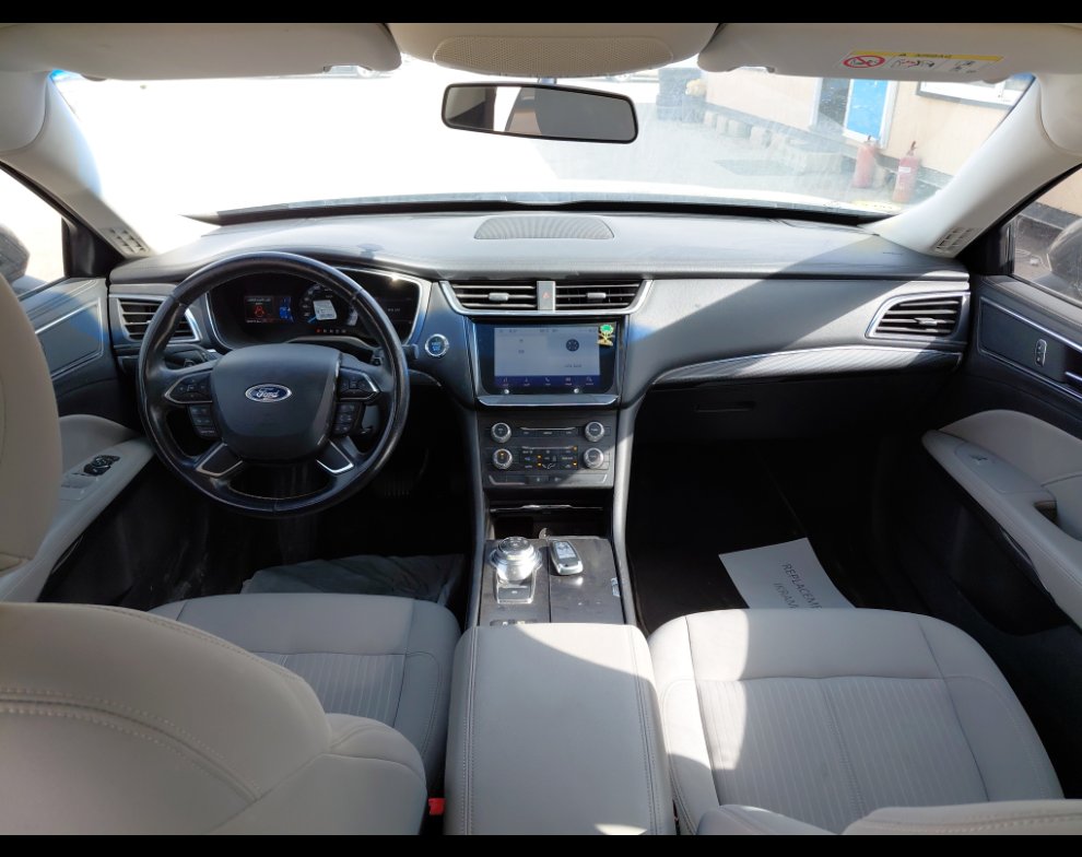 Ford Taurus  2022 image