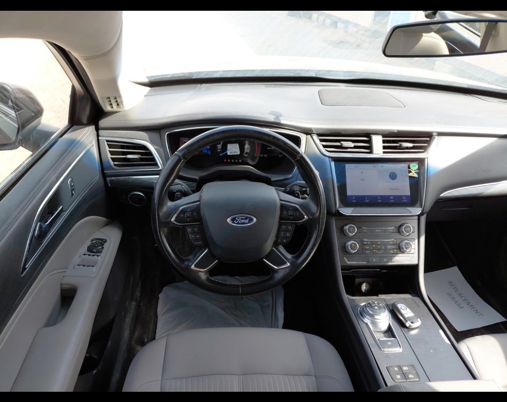 Ford Taurus  2022 image