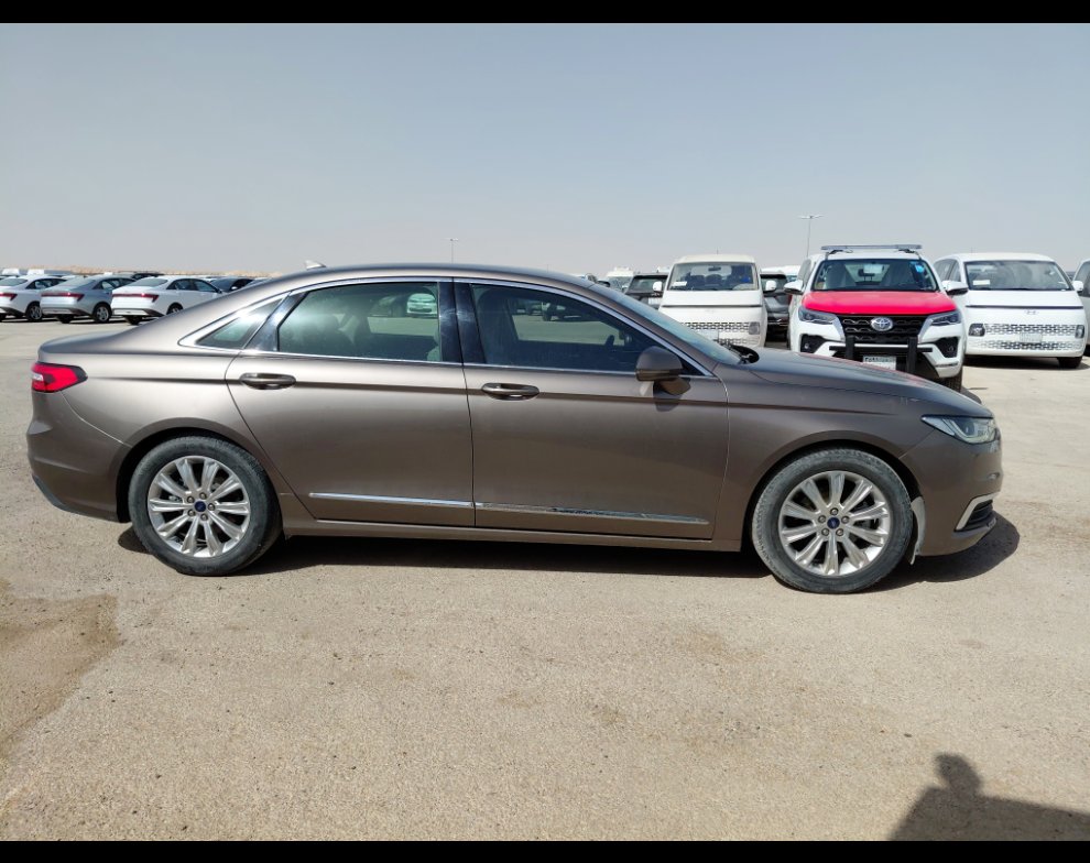 Ford Taurus  2022 image