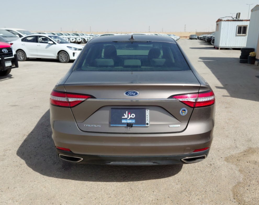 Ford Taurus  2022 image