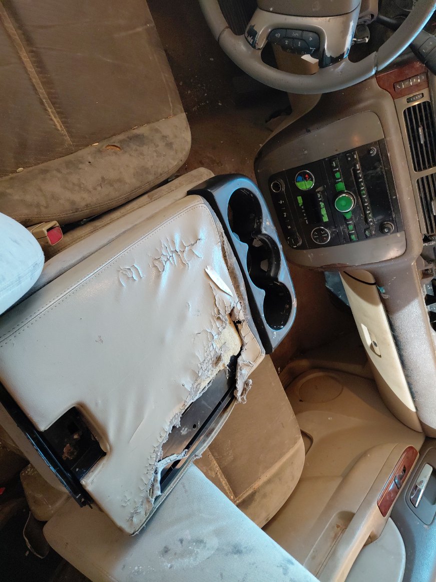 GMC Yukon  2010 image