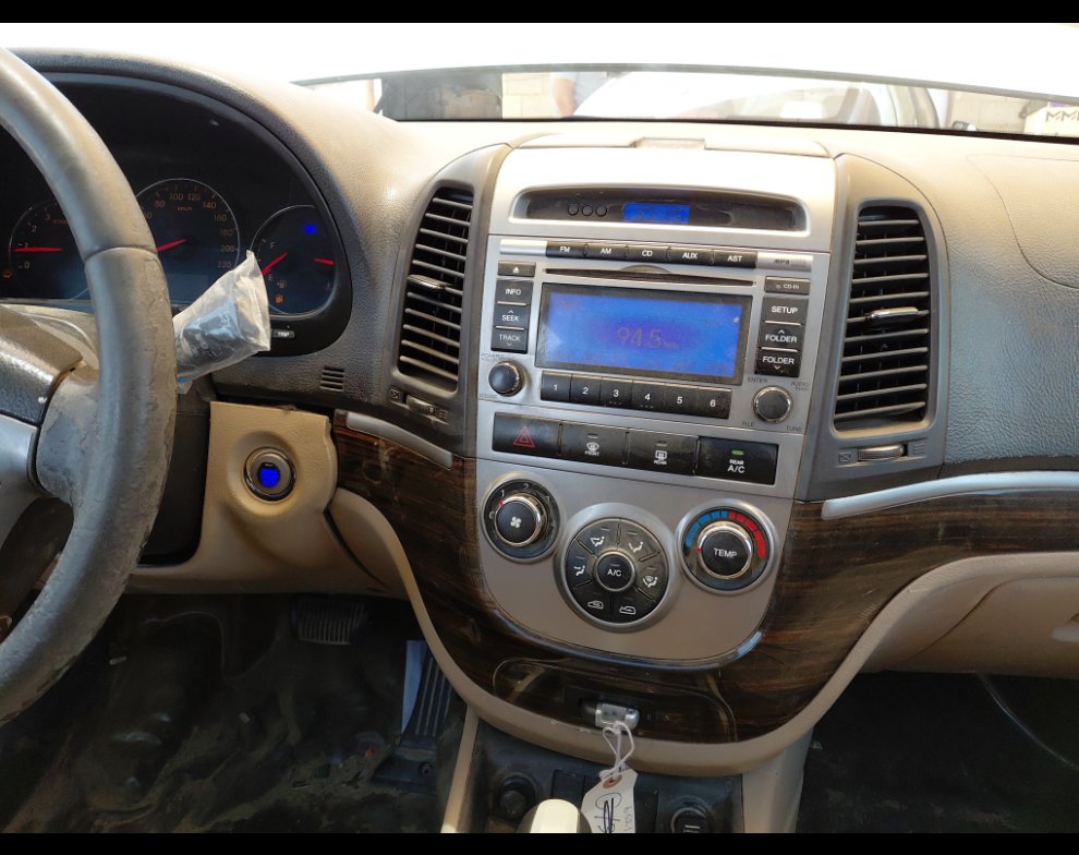 Hyundai SantaFe  2012 image