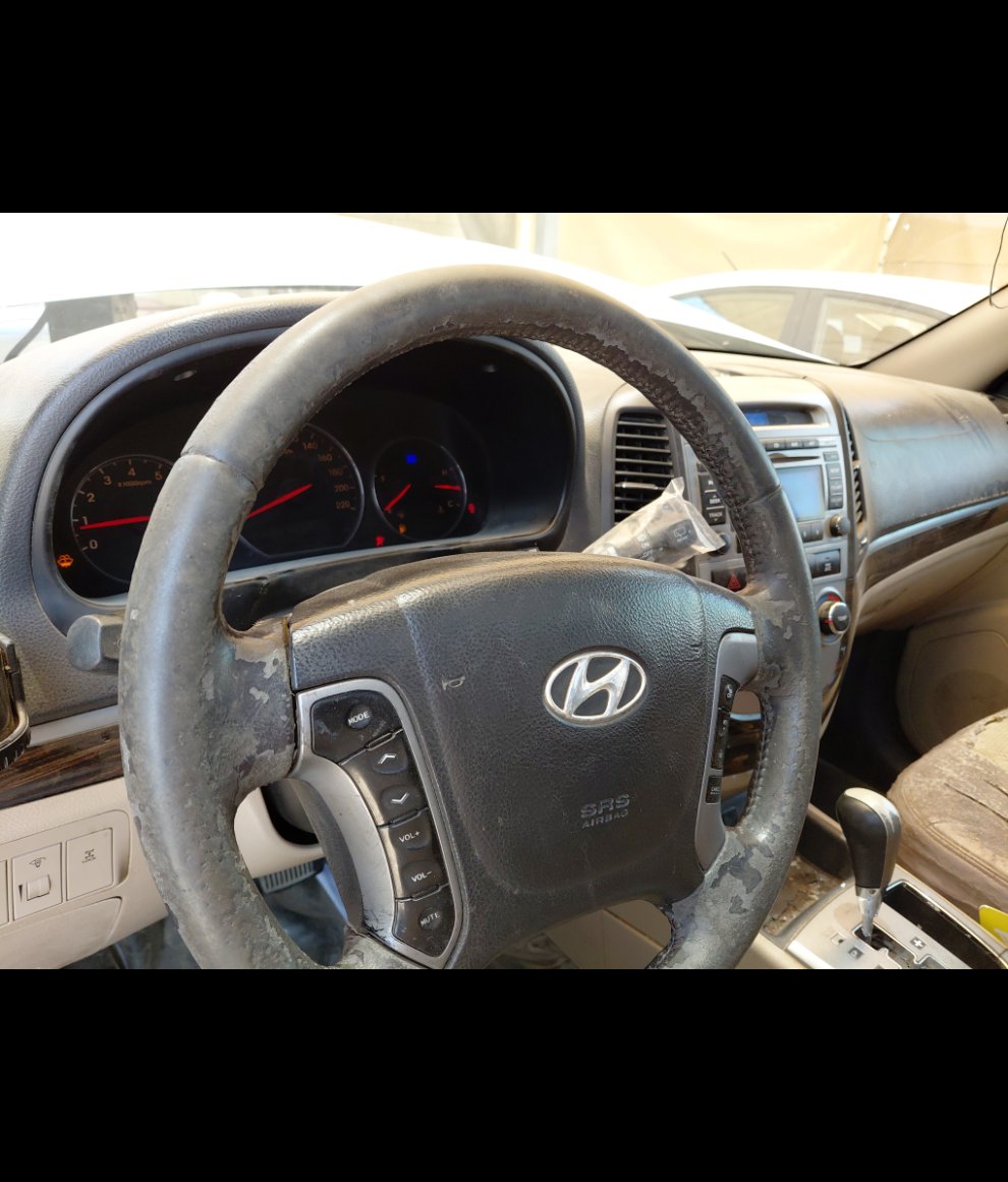 Hyundai SantaFe  2012 image