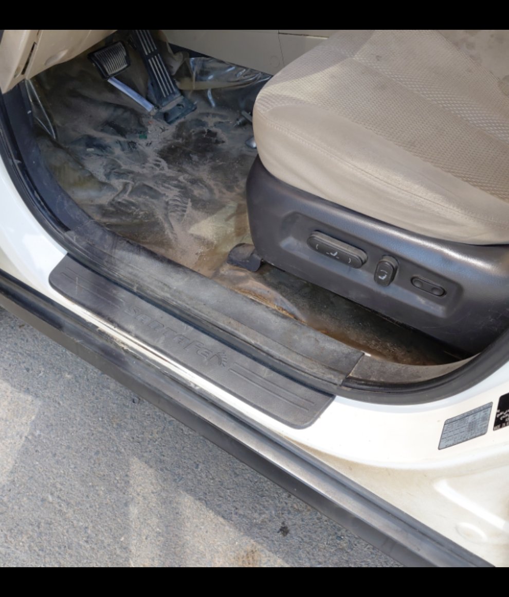 Hyundai SantaFe  2012 image