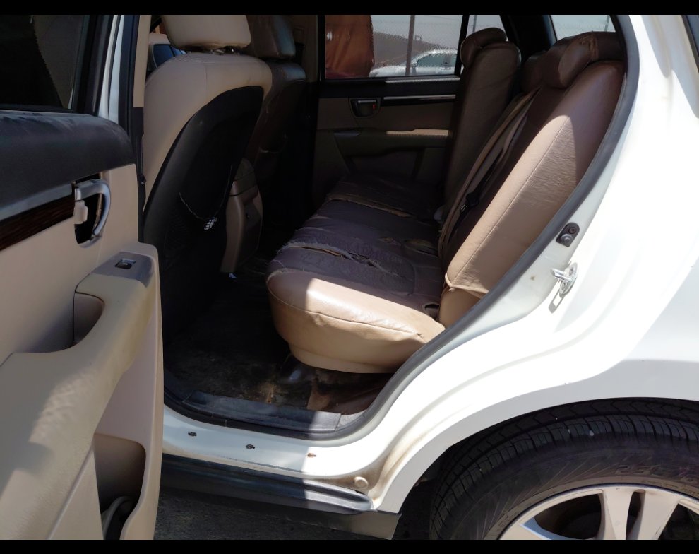 Hyundai SantaFe  2012 image