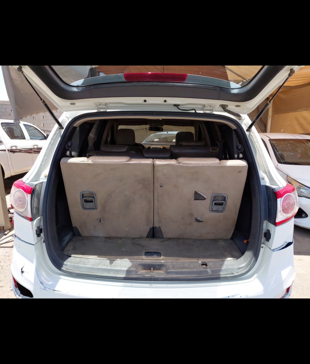 Hyundai SantaFe  2012 image