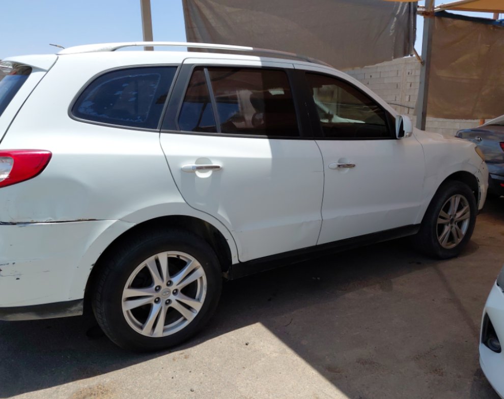 Hyundai SantaFe  2012 image