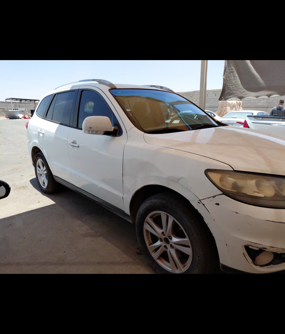 Hyundai SantaFe  2012 image