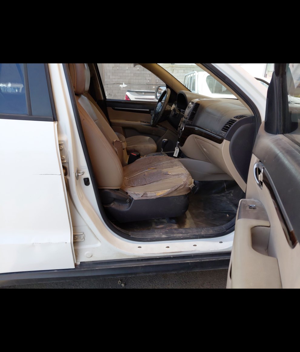 Hyundai SantaFe  2012 image