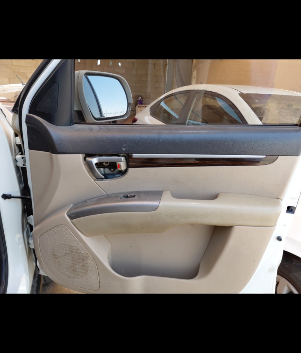 Hyundai SantaFe  2012 image