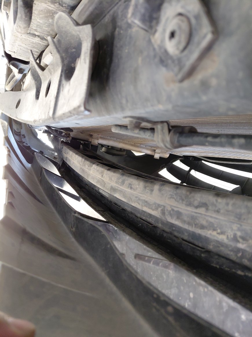 Hyundai SantaFe  2012 image