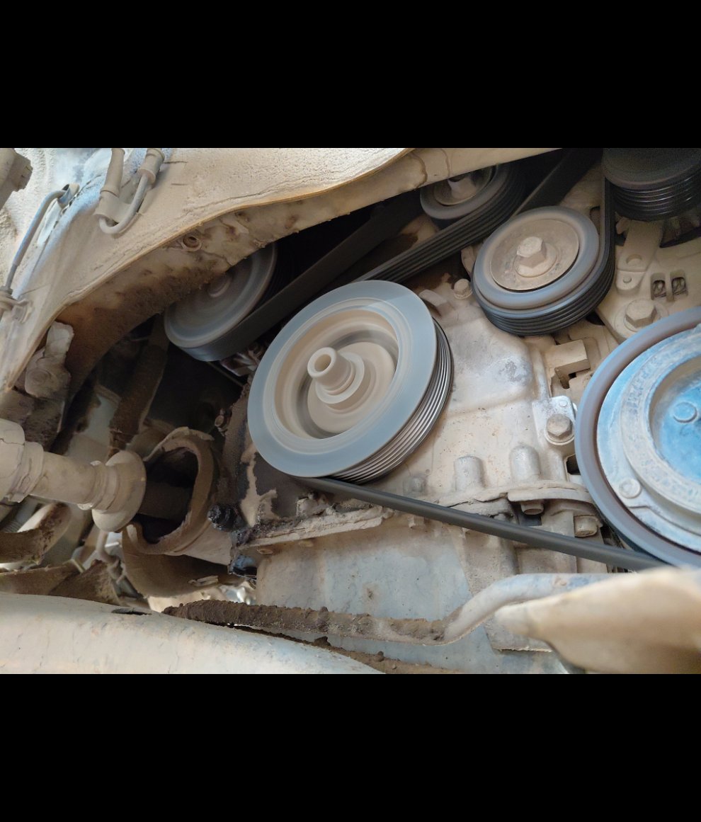 Hyundai SantaFe  2012 image