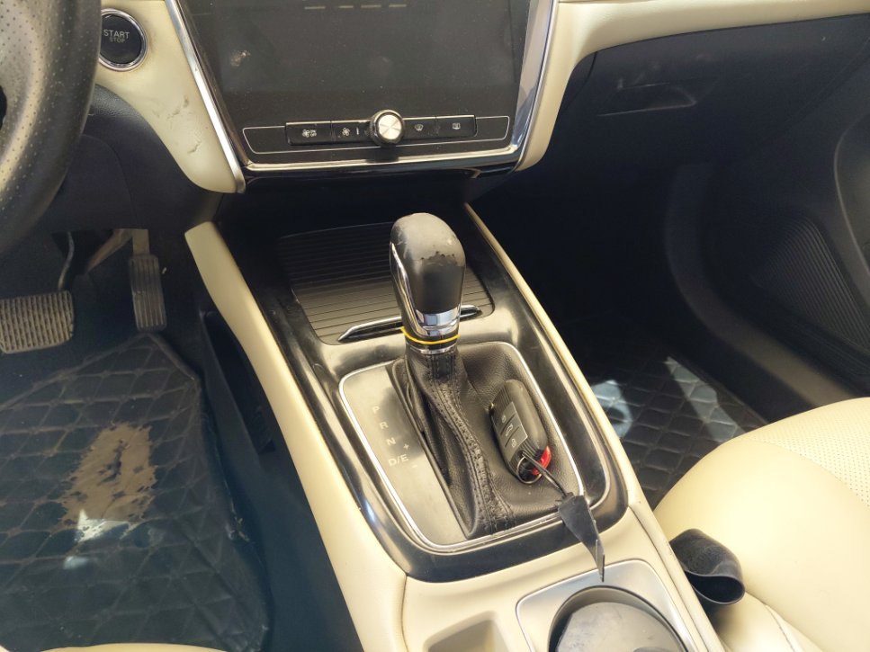 إم جي 5  2021 image