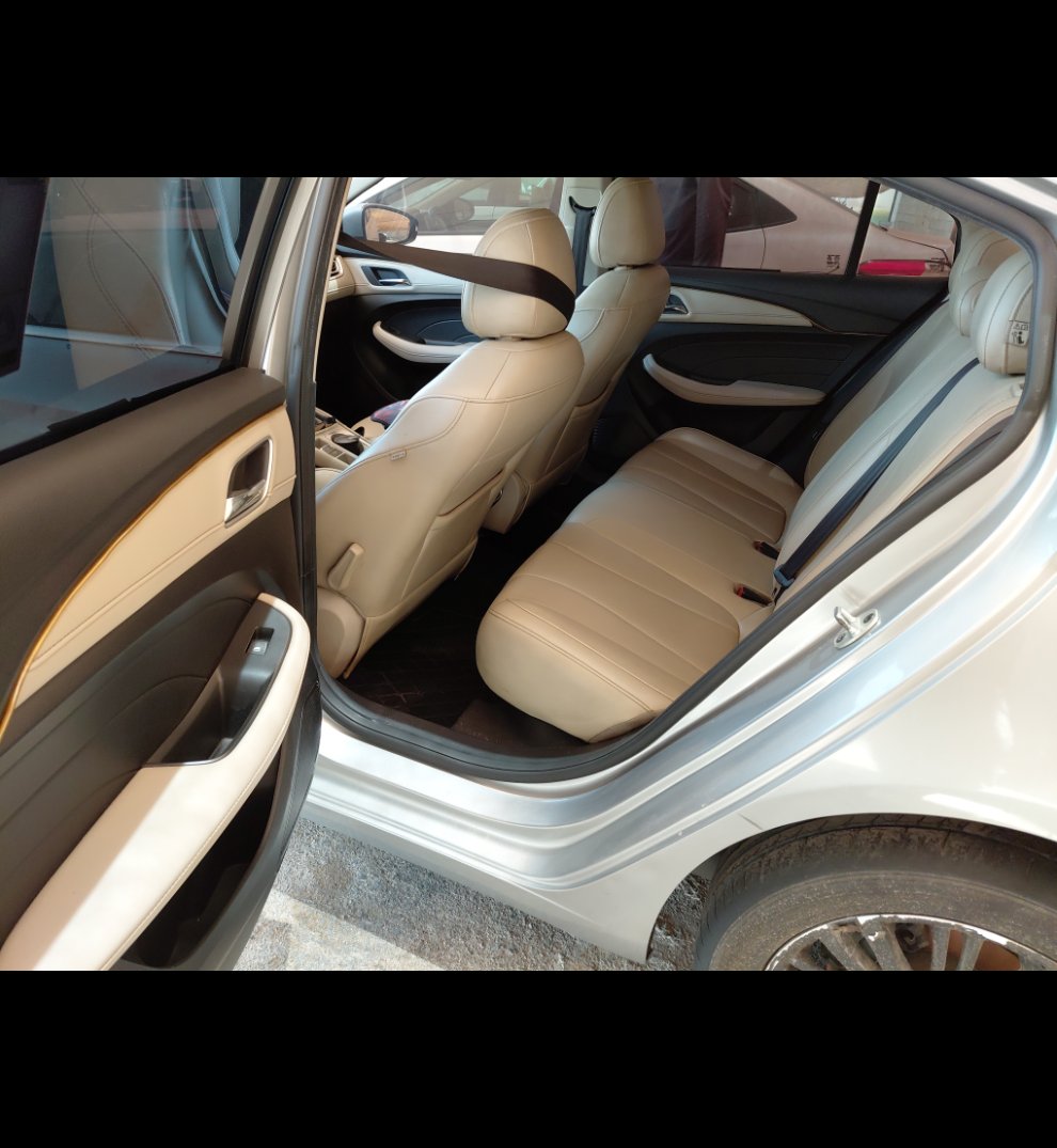 إم جي 5  2021 image