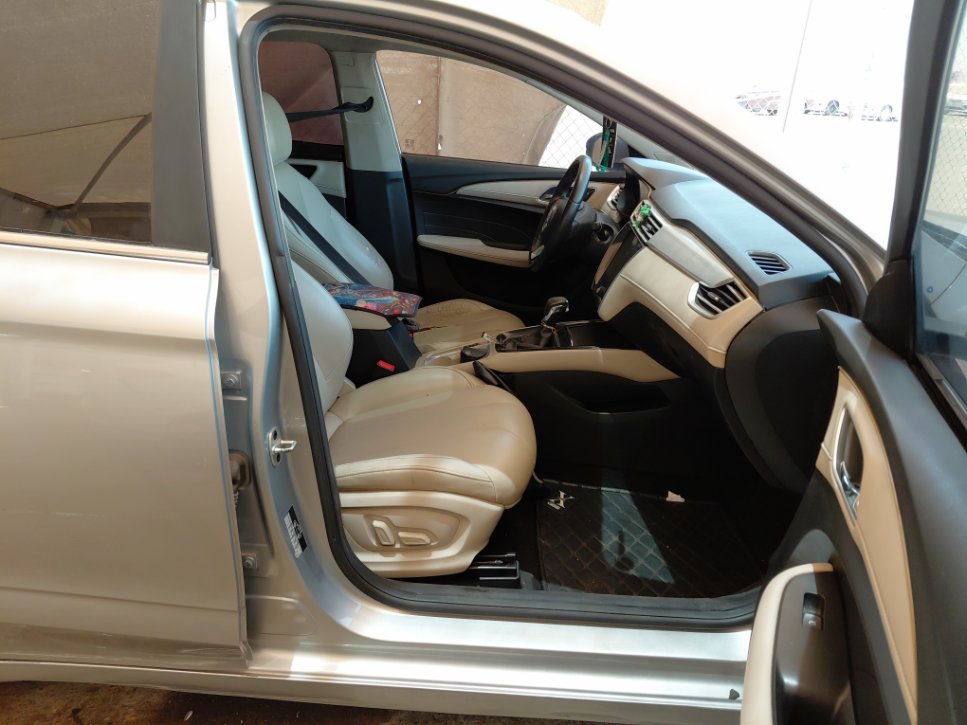 إم جي 5  2021 image