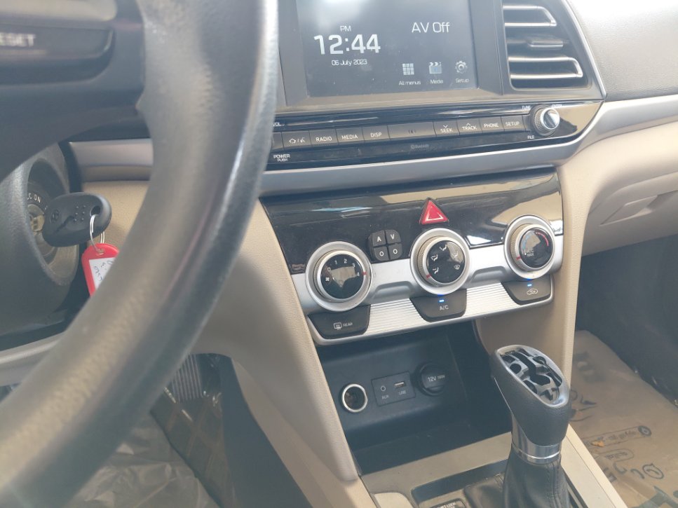 Hyundai Elantra  2020 image