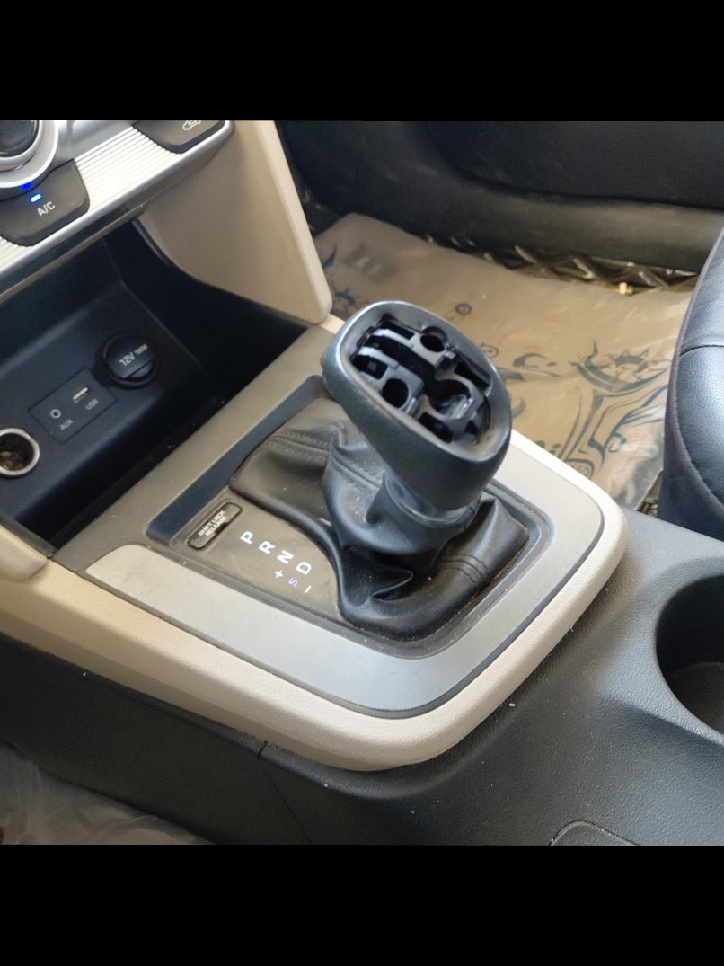 Hyundai Elantra  2020 image