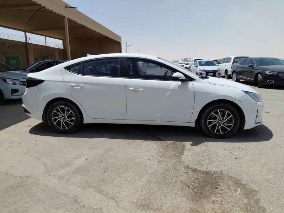 Hyundai Elantra  2020 image