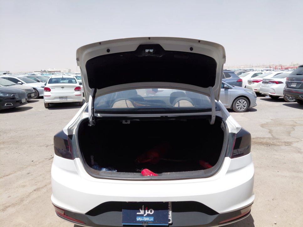 Hyundai Elantra  2020 image