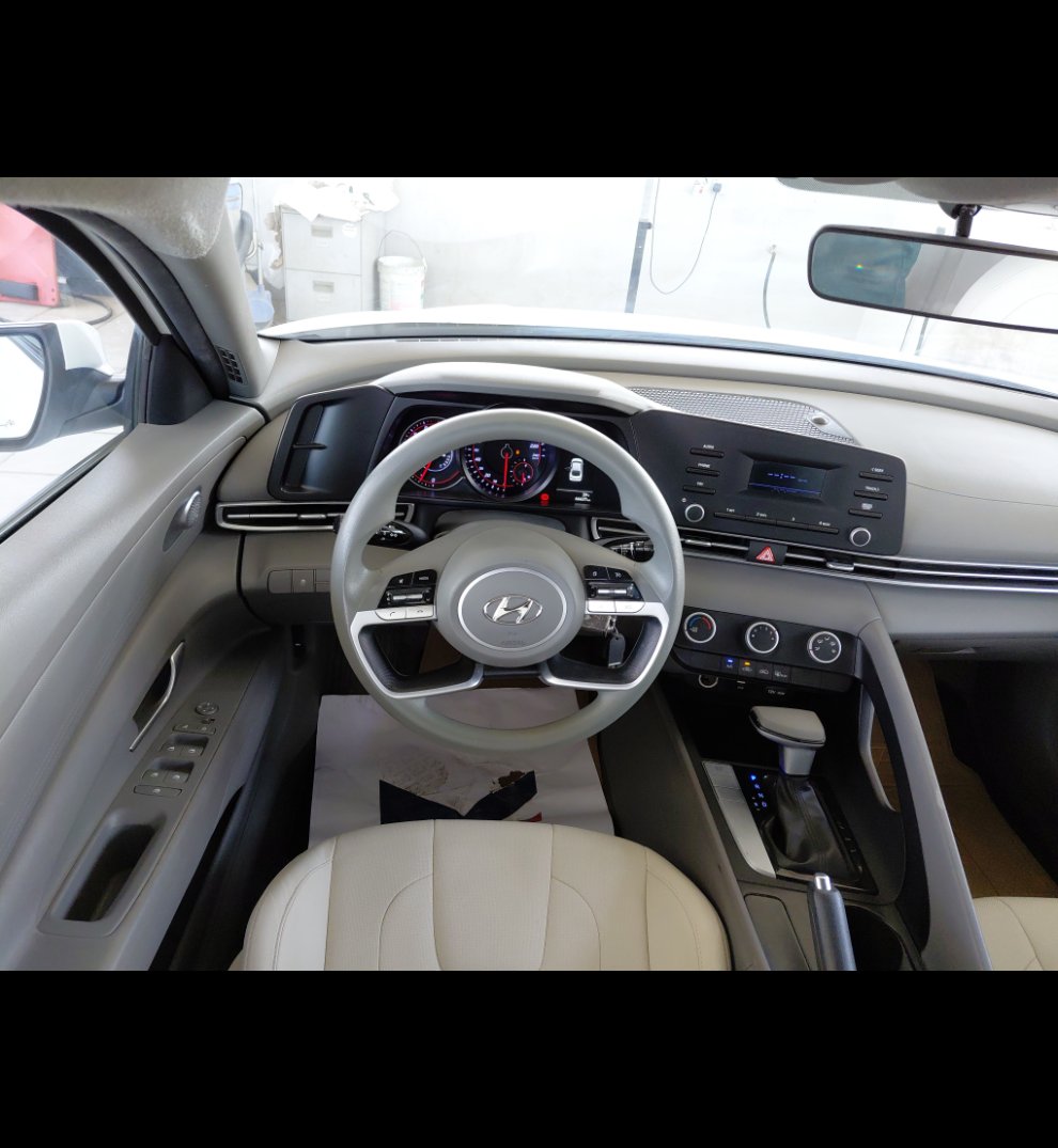 Hyundai Elantra GL 2023 image