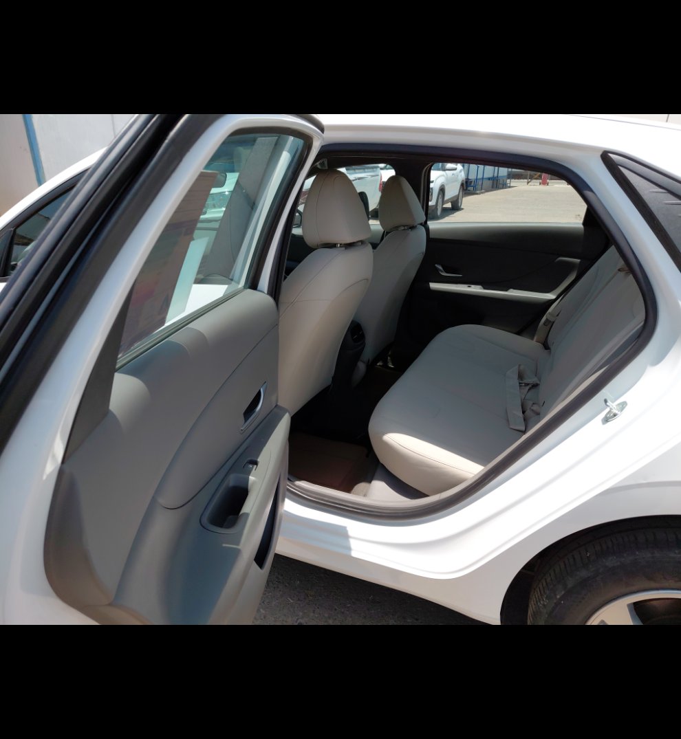 Hyundai Elantra GL 2023 image