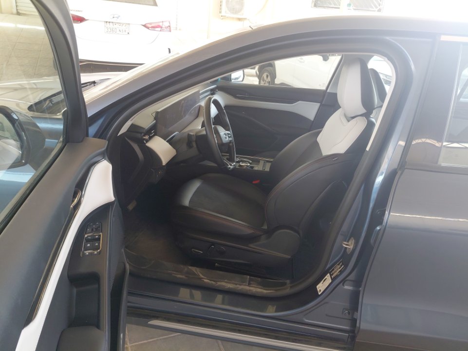 Ford Taurus  2023 image