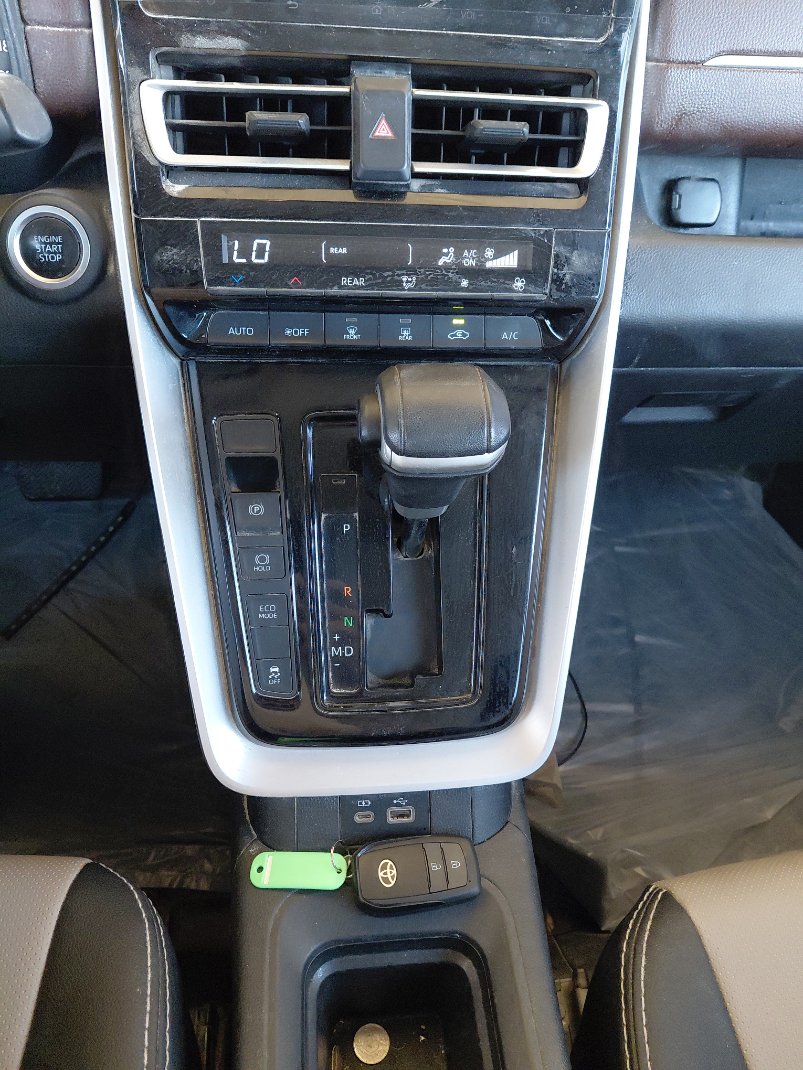 تويوتا انوفا  2024 image