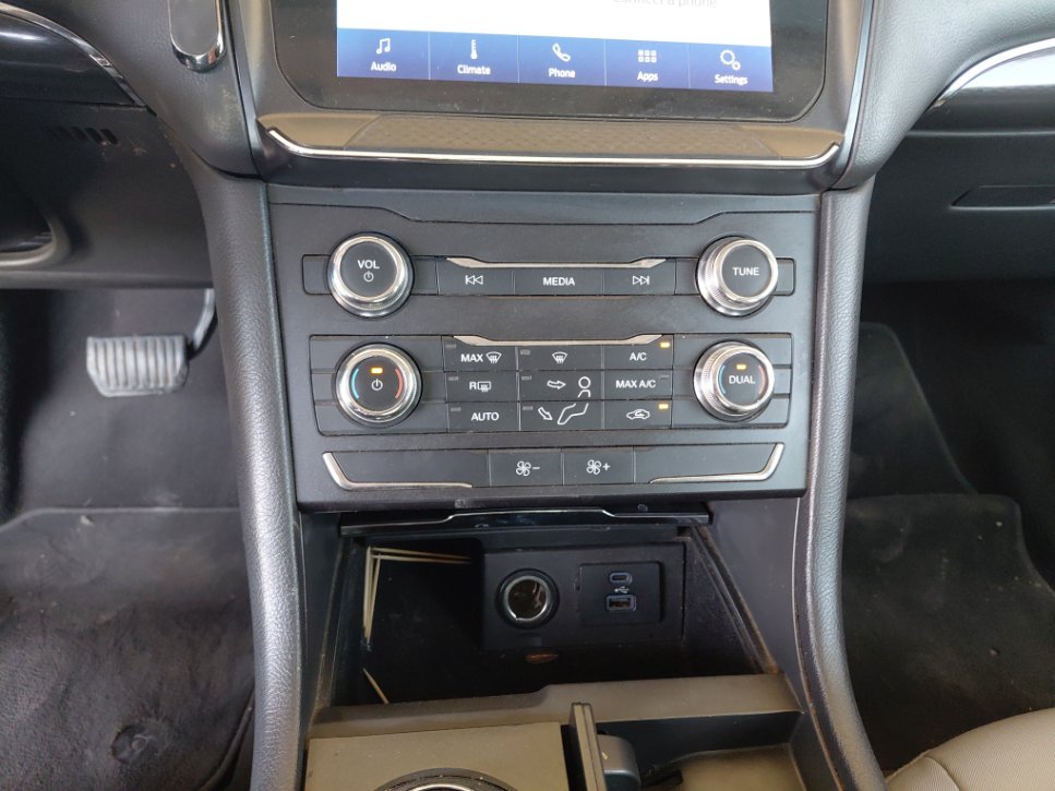 Ford Taurus  2021 image