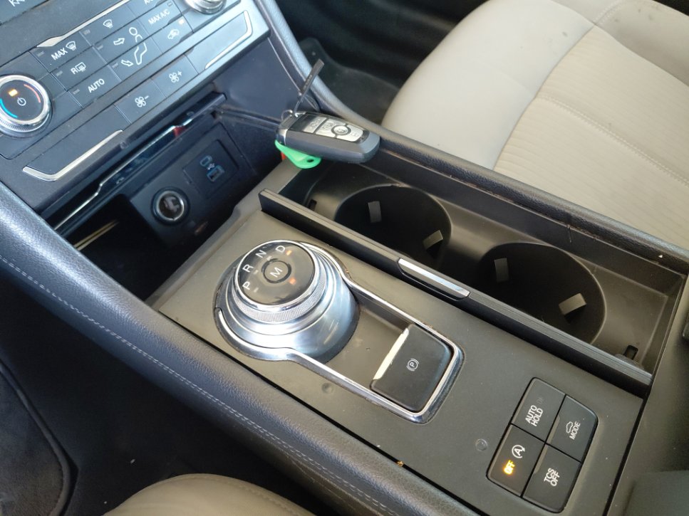 Ford Taurus  2021 image