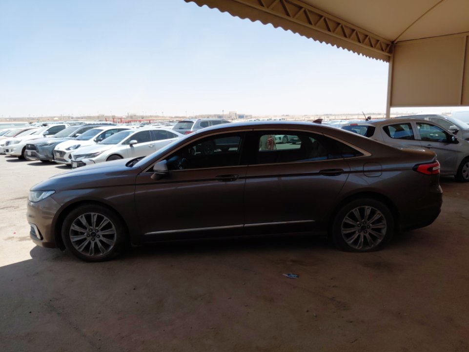 Ford Taurus  2021 image